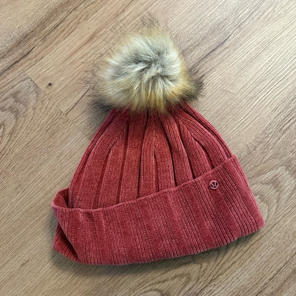 Lululemon Pom Pom Hat